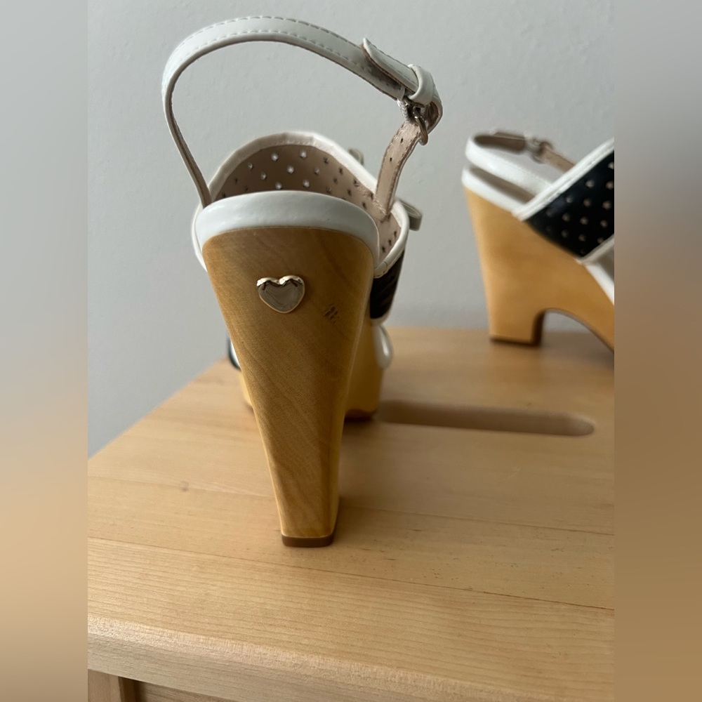 Vintage Love Moschino Black and White Platform Sandals - Picture 12 of 13
